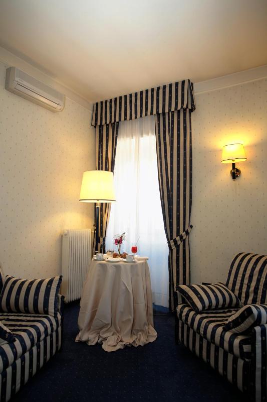 Triple Room image 3