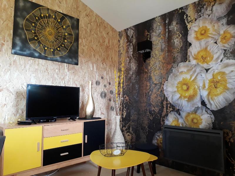 One-Bedroom Chalet image 3