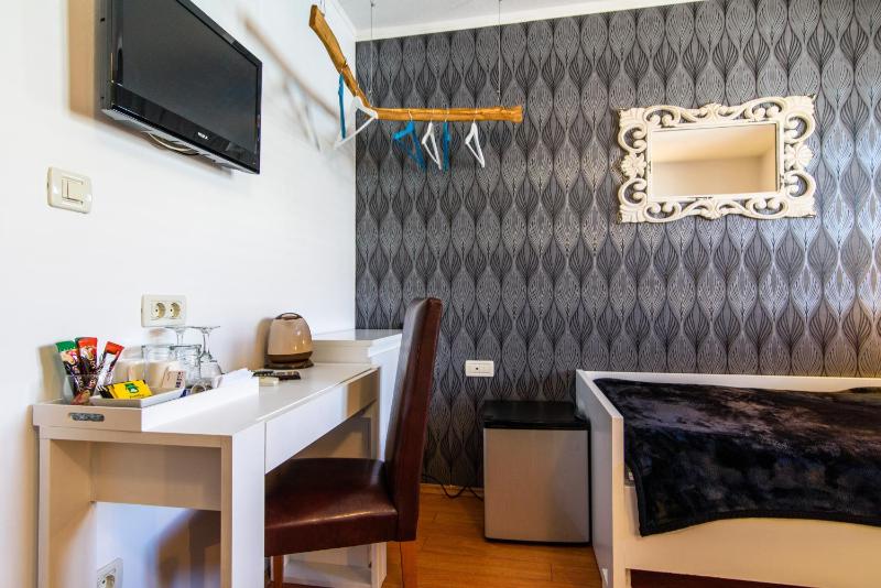 Junior Suite with Sea View image 2