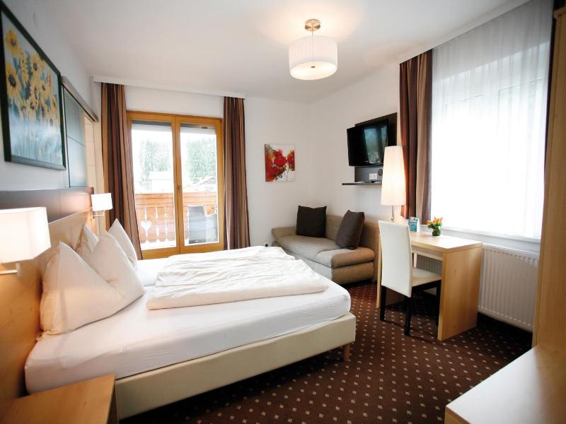 Superior Double Room with Balcony or Terrace image 3