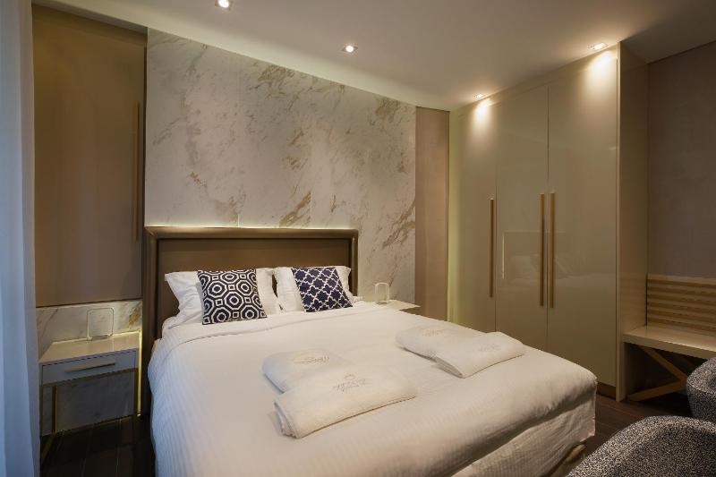 Consolato Boutique - image 16