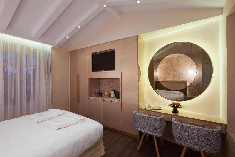 Junior Suite with Private Terrace and Panoramic View image 1