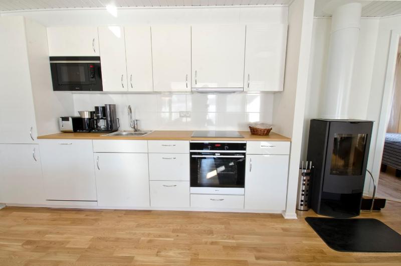 Two-Bedroom Lake Cottage (4 Adults + 2 Children) image 2