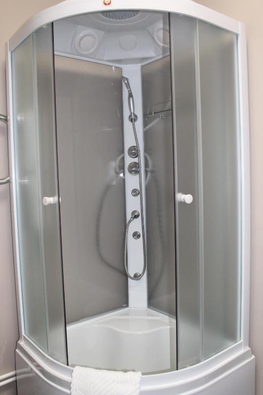 Standard Twin Room image 3