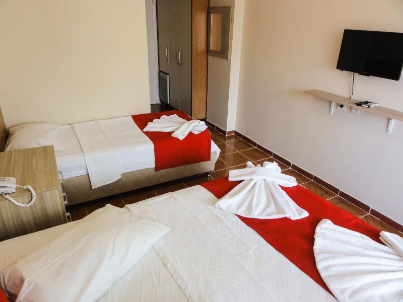 Triple Room image 2