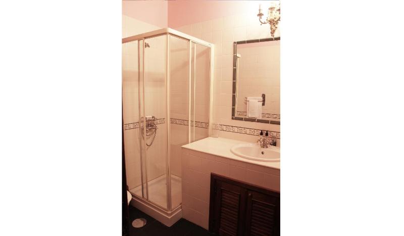 Double or Twin Room image 2