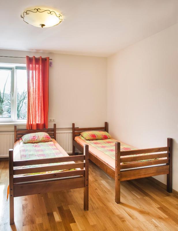 Triple Room with Shared Bathroom image 4