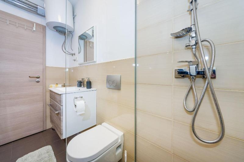 Studio Apartment image 2