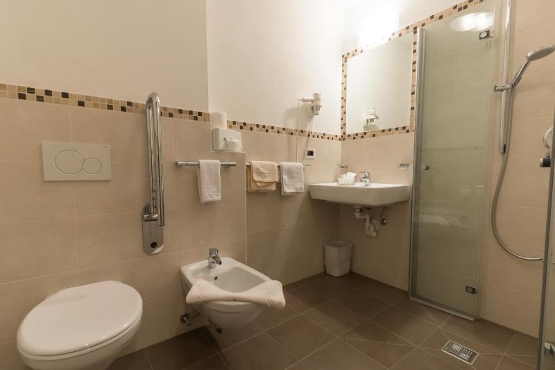 Quadruple Room image 2