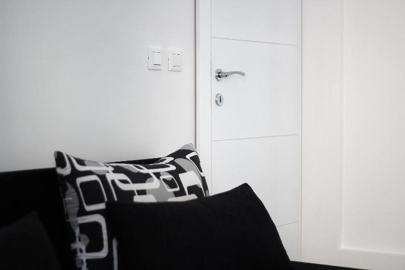 Three-Bedroom Apartment with Sea View (7 Adults) image 4