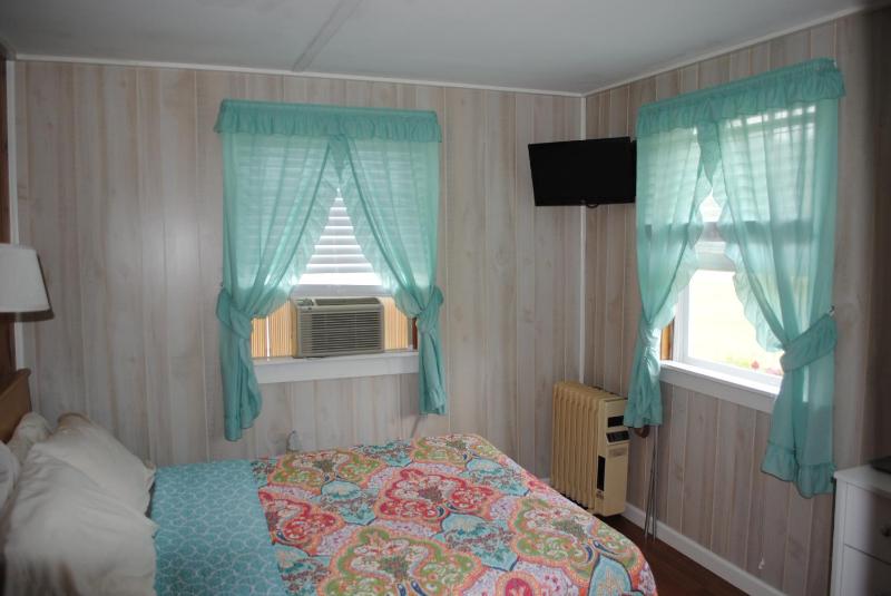 One-Bedroom Cottage image 3