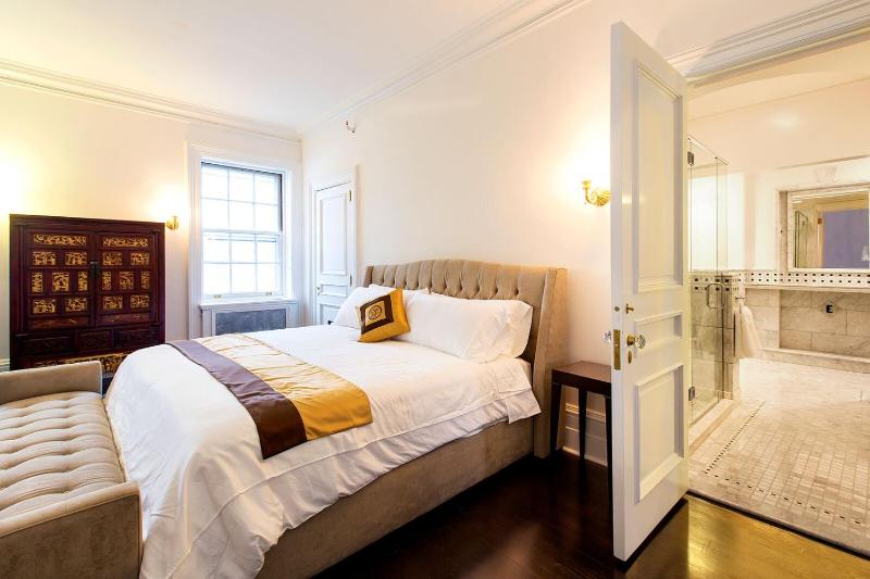 Presidential Suite image 4