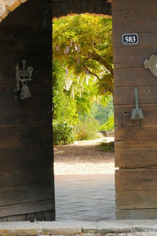 Deluxe Double or Twin Room with Garden View image 1