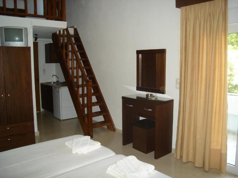 Studio - Split Level image 1