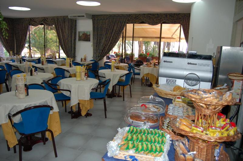 Hotel Anfora - image 12