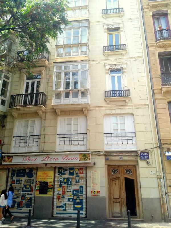 One-Bedroom Apartment image 1