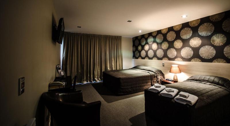 Racecourse Hotel and Motor Lodge - image 13