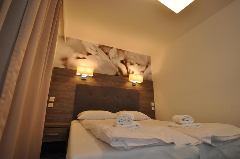 Deluxe Double Room image 4