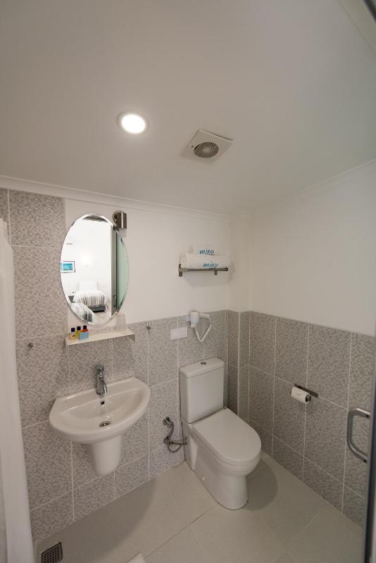 Family Room image 3
