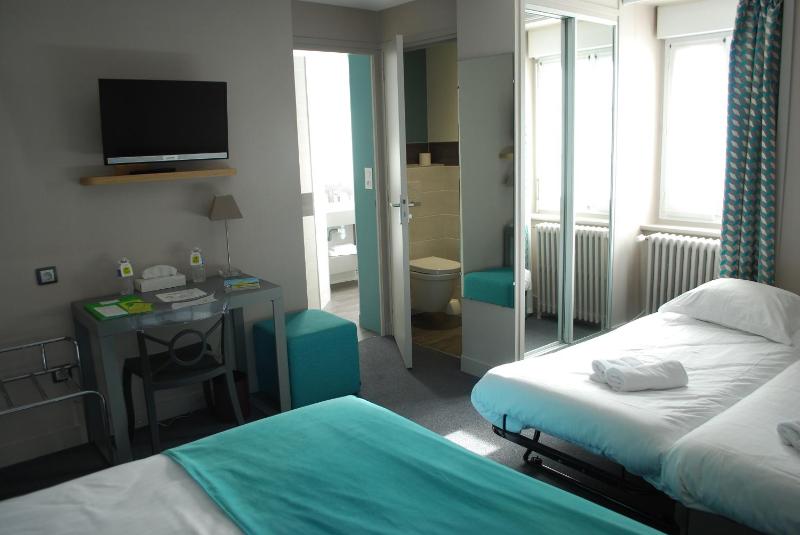 Quadruple Room image 3