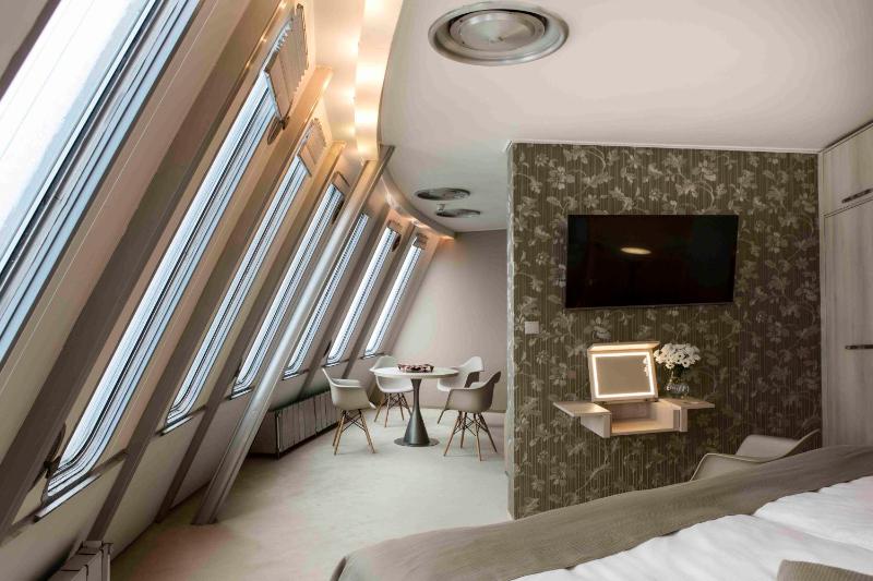 Suite image 4