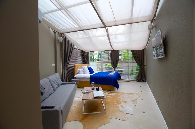 Studio Apartment image 1