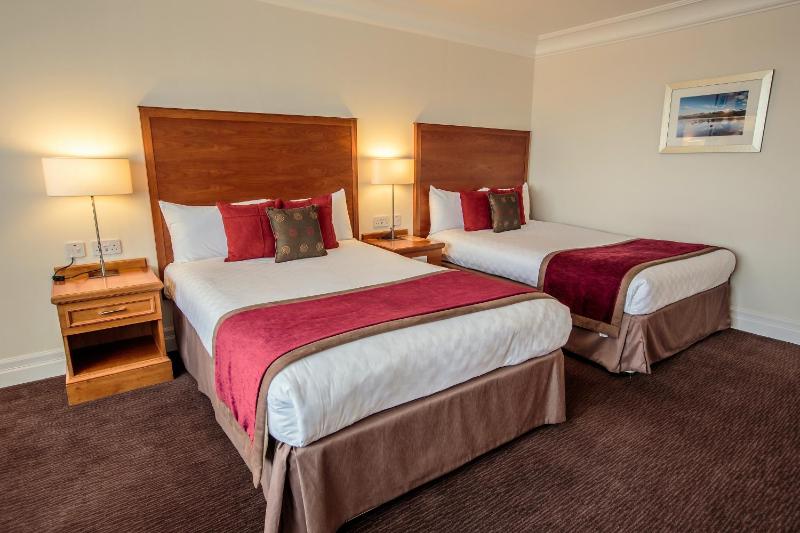 Standard Double Room with Two Double Beds image 3