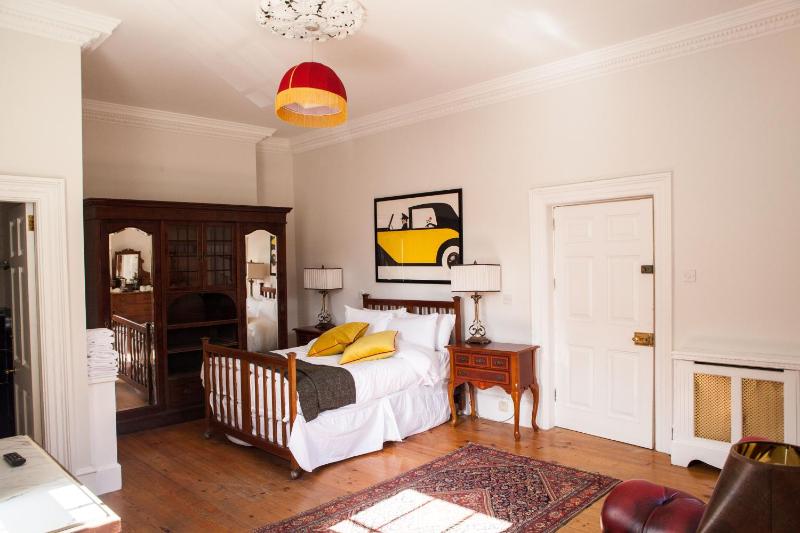 Superior Triple Room image 4