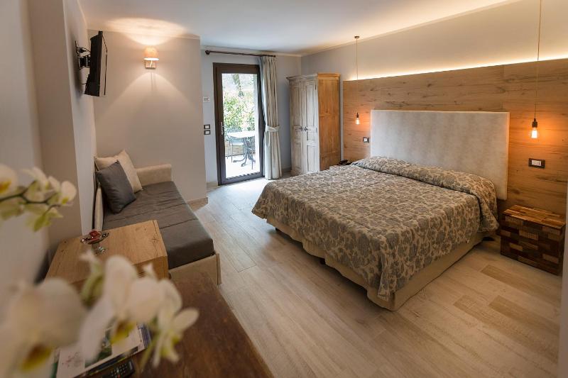 Superior Double Room image 1