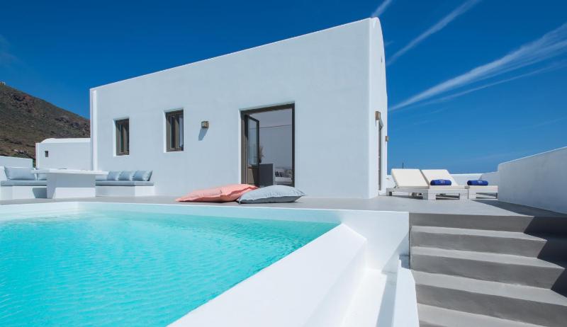  Senior Suite with Private Pool and Sea View image 4