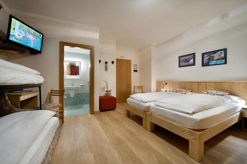 Standard Family Room image 2