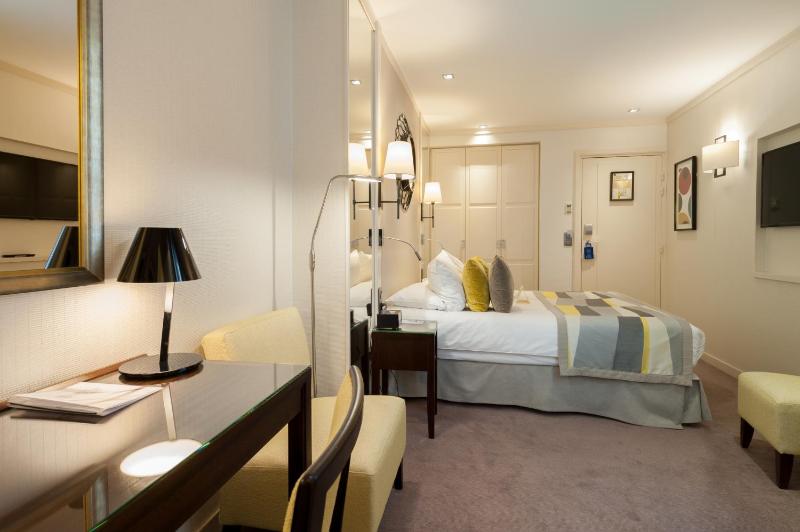 Superior Queen Room image 3