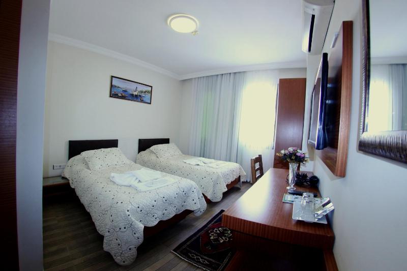 Economy Double or Twin Room image 2