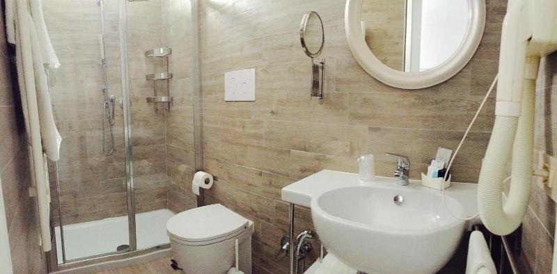 Quadruple Room with Balcony (2 Adults + 2 Children) image 4
