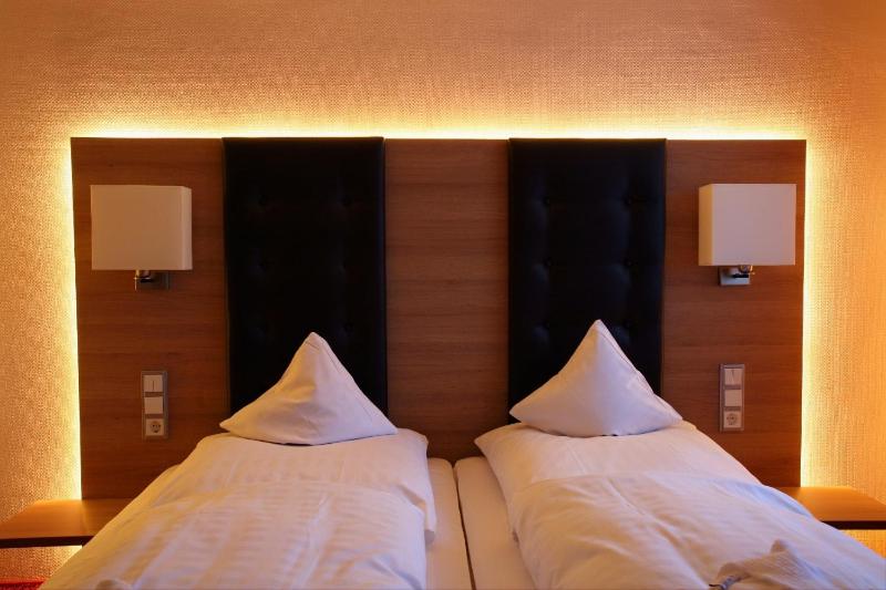 Standard Double Room image 2