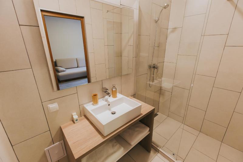 Apartment - Ground Floor image 4