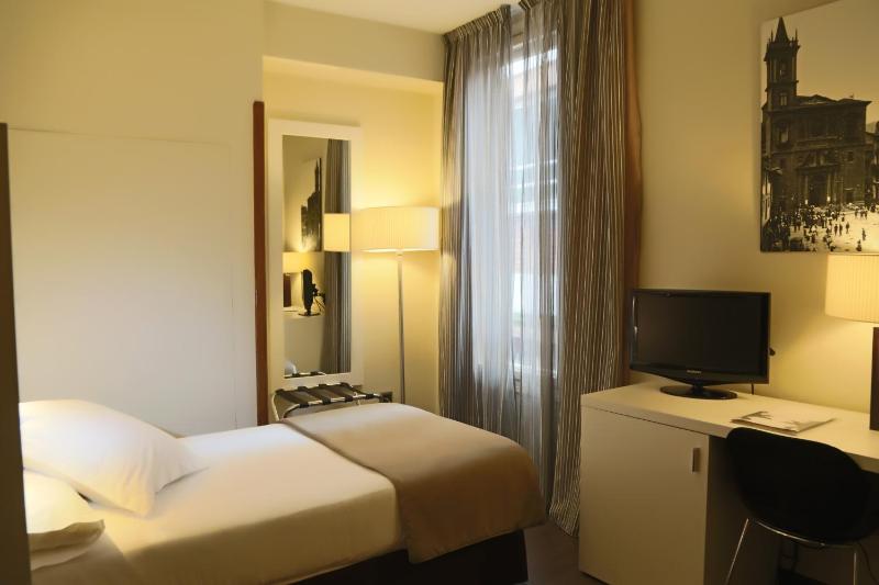 Gran Hotel España - image 34