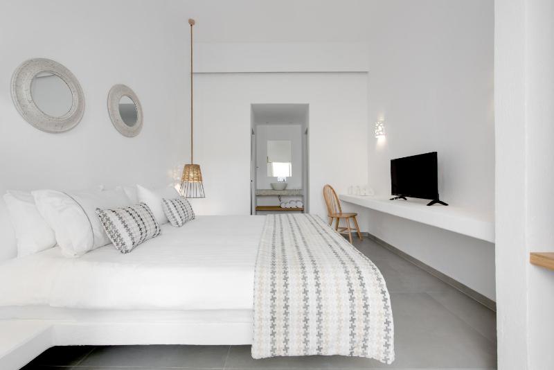 Double or Twin Room image 3