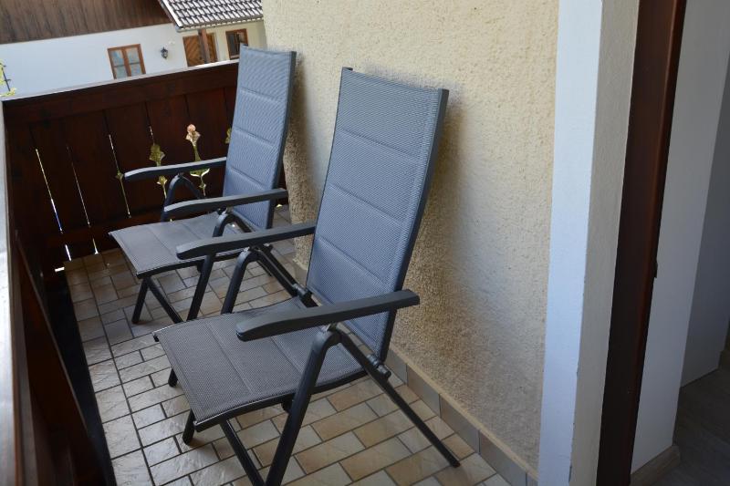 Studio Apartment with Balcony image 4