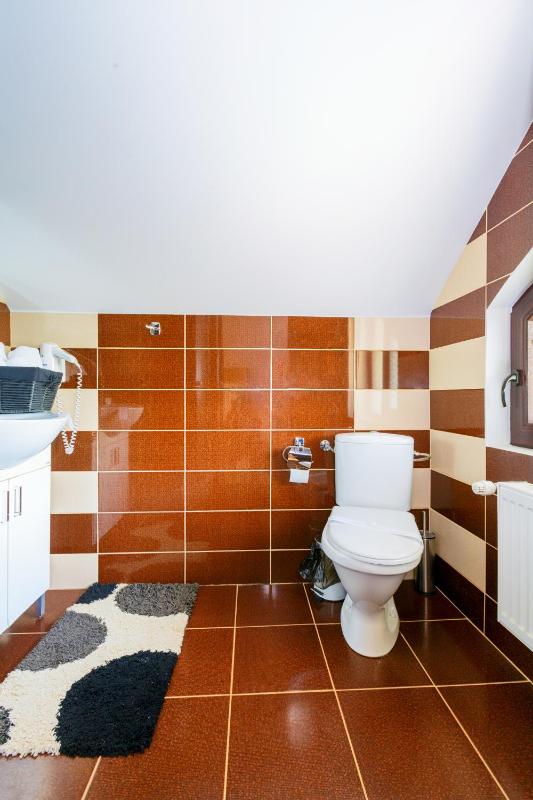 Budget Double Room image 4