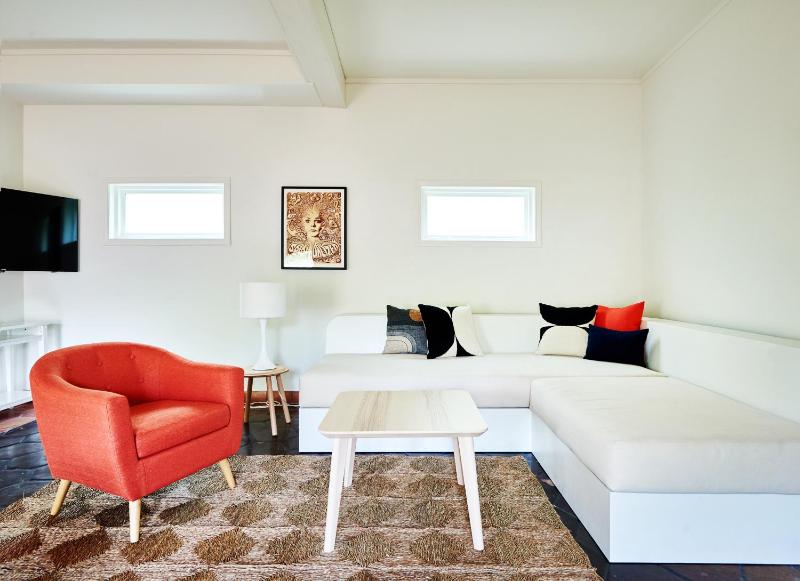 Deluxe King Suite image 4