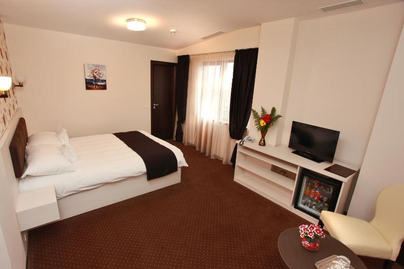 Standard Double Room image 4