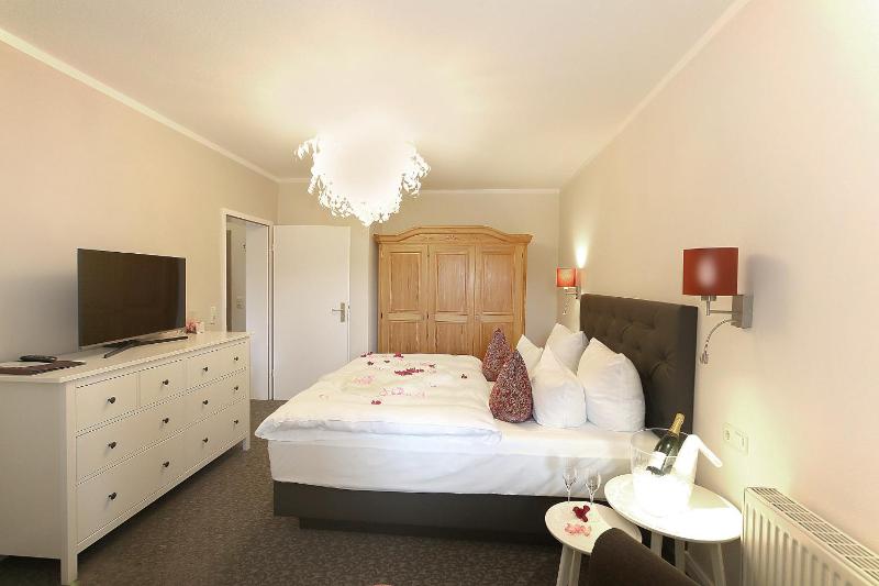 Cottage Suite image 1