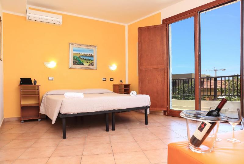 Classic Triple Room with Partial Sea View image 2