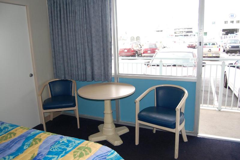 Thunderbird Beach Motel - image 6