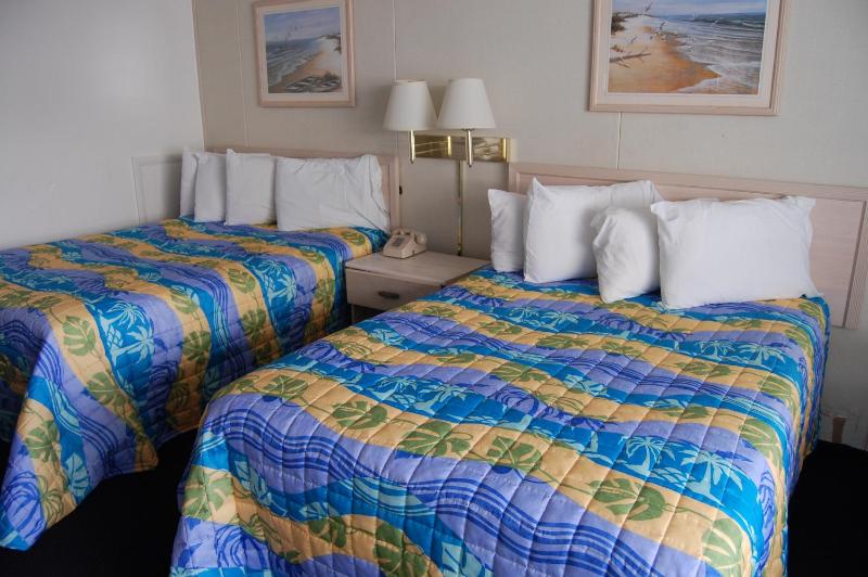 Double Room with Two Double Beds image 2