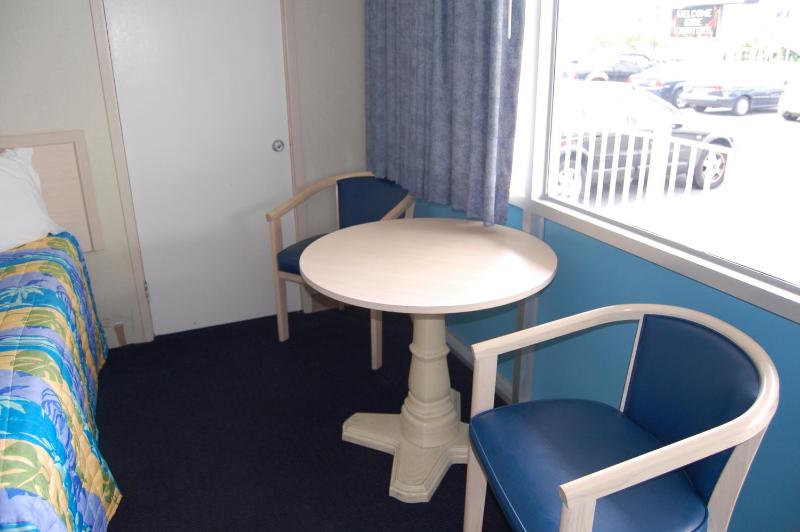 Thunderbird Beach Motel - image 15