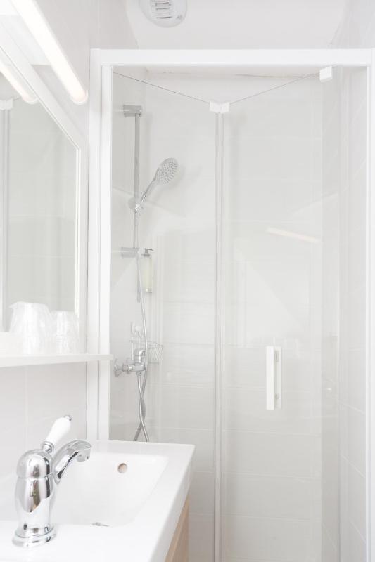 Standard Double Room with Shower image 3