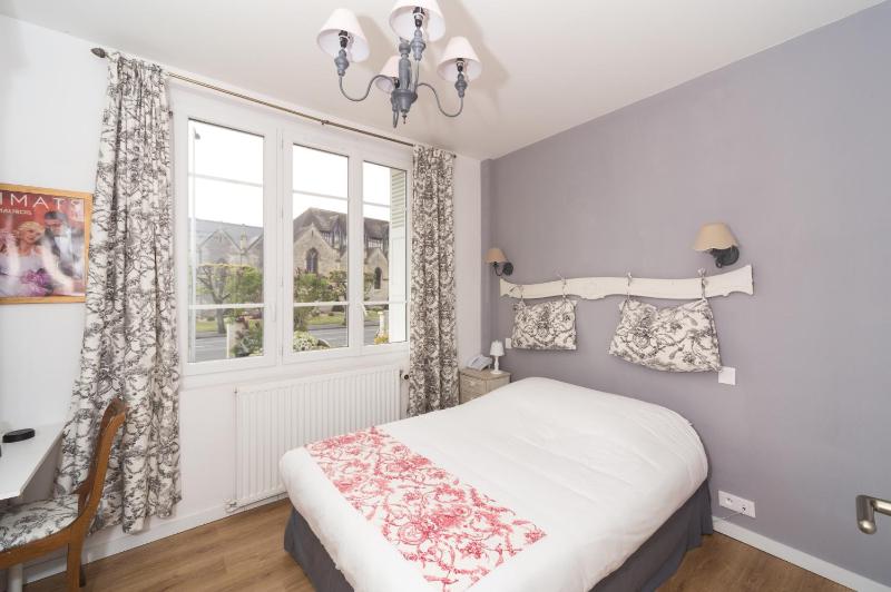 Standard Double Room with Shower image 4