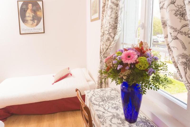Superior Triple Room image 1